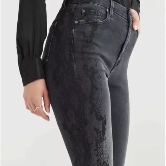 7 For All Mankind Luxe Vintage Aubrey Distressed Black Snake Print Jeans… - Picture 1 of 12